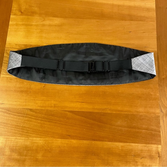Calvin Klein silver & black cummerbund OS - Picture 3 of 10